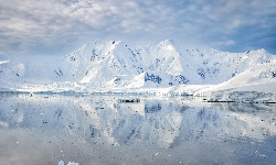 Dołek grawitacyjny na Antarktydzie a zmiany klimatu